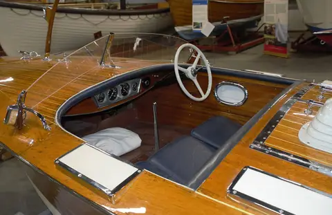 Mahogany cockpit and helm of a 1938 Chris-Craft runabout