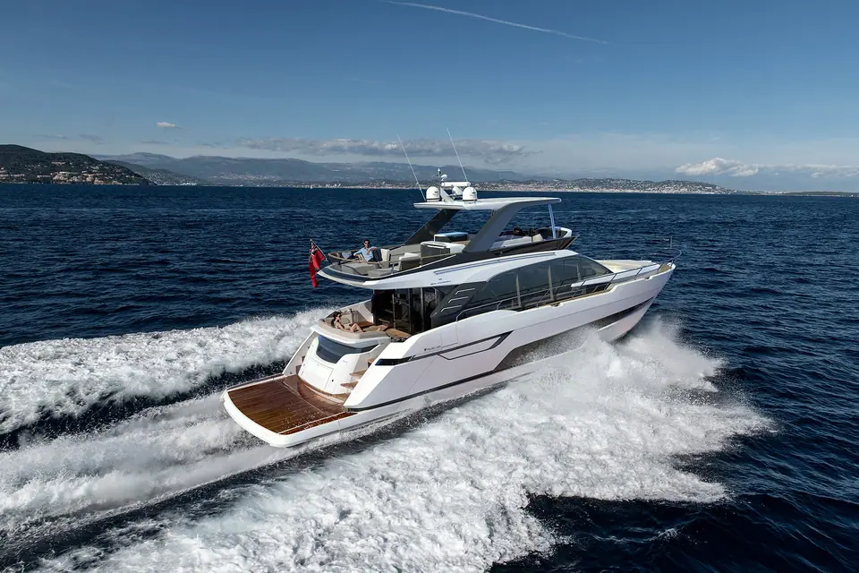 Fairline Squadron 68 flybridge yacht running at speed