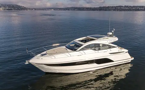 Fairline Targa 45 GT at rest on calm water