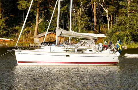 Jeanneau Sun Fast 35 anchored off Arholma, Sweden