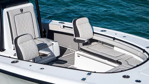 Barker 26 Open deck with quilted leaning post seats and an open bow casting area