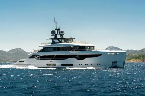 Benetti Oasis 40M