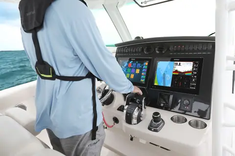 Helm of the Boston Whaler 380 Outrage with twin multifunction displays