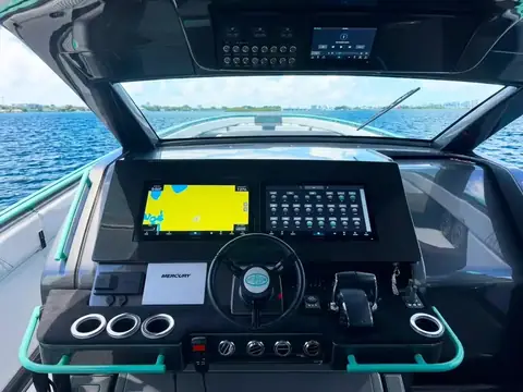 Cigarette 59 Tirranna helm with twin displays, steering wheel and throttles