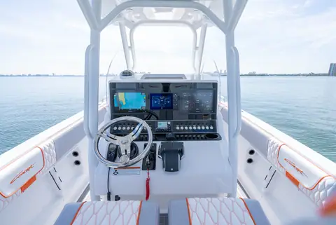 Concept 36 Open helm with twin displays, wheel and engine controls under the T top