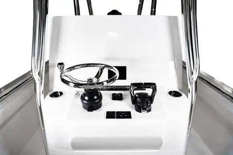 Contender 24 Sport center console helm with wheel and engine controls