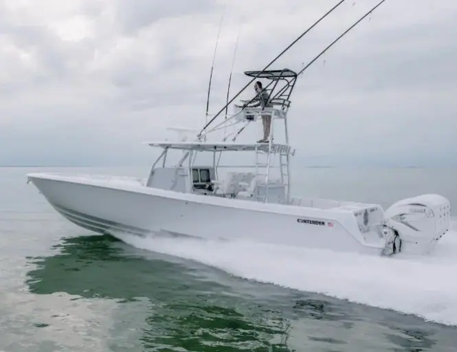 Contender 44 ST running with quad outboards and a tower helm