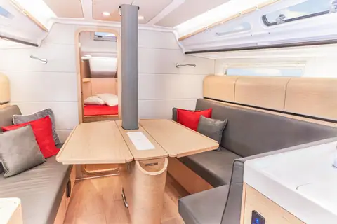 Dehler 38 SQ saloon with dinette, light oak joinery and a forward cabin