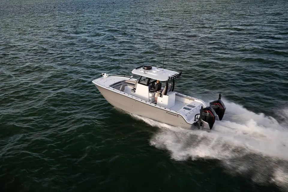 Freeman 28 center console seen from above while running on open water