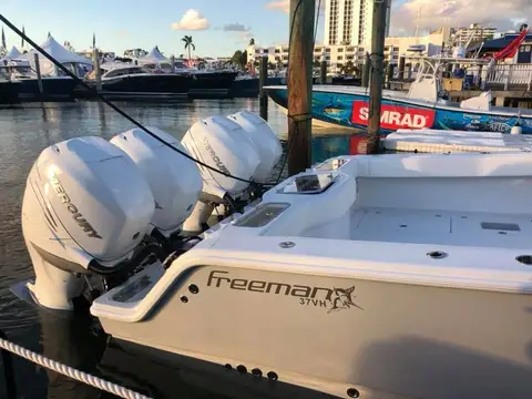 Freeman 37VH transom with 37VH lettering and three Mercury outboards