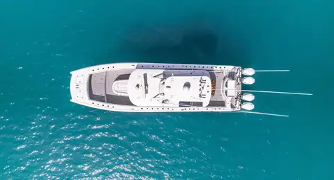 Overhead view of the Freeman 42 with quad outboards and outriggers