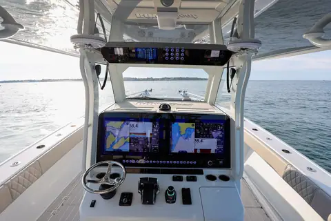 Freeman 42 helm with twin displays, wheel and engine controls
