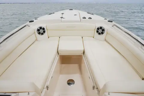 Bow seating of the Grady-White Freedom 285 with cushioned lounges and filler