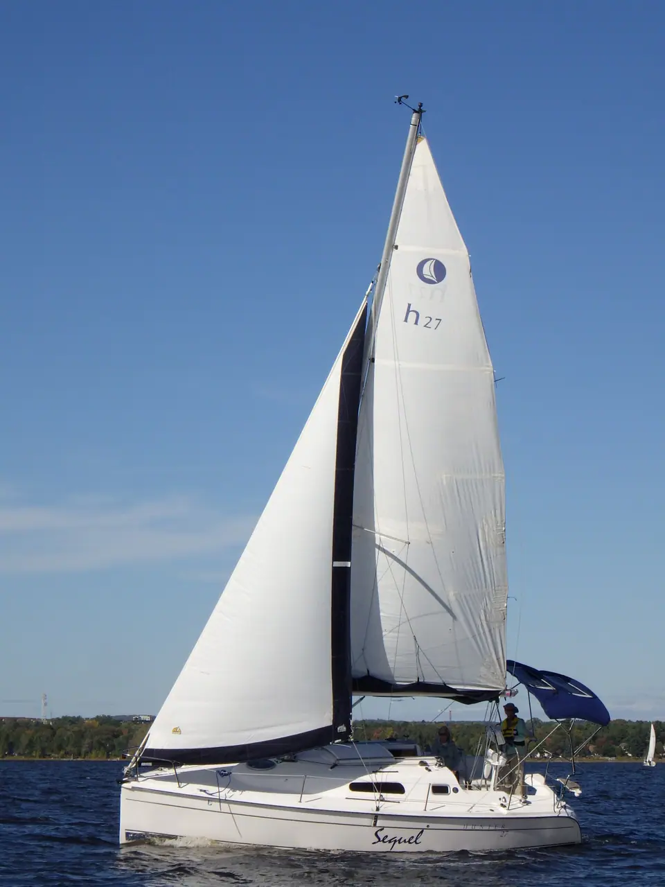 Hunter 27 Sequel under sail on the Ottawa River
