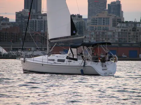 Hunter 33