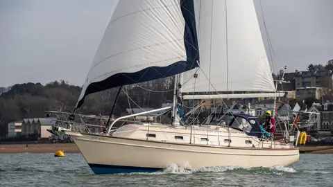 Island Packet 380