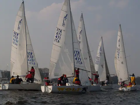 J/24 fleet racing in Hamburg