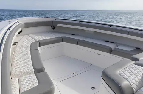 Regulator 41 bow cockpit with wraparound quilted lounge seating