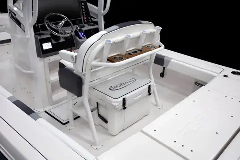 Robalo 246 Cayman SD leaning post with cooler seat, rod holders and console helm
