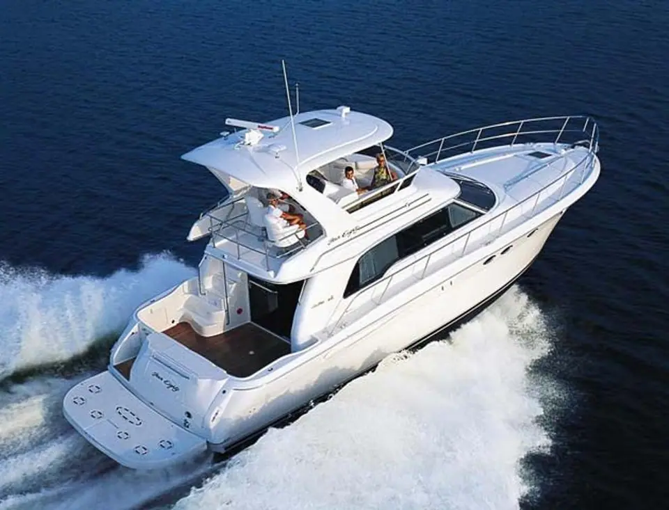 Sea Ray 480 Sedan Bridge from the stern quarter showing the cockpit and bridge
