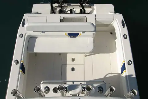 SeaVee 290B cockpit seen from above with leaning post, transom rod holders and fish boxes